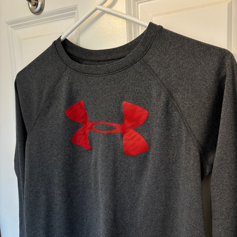 Under Armour youth medium athletic top